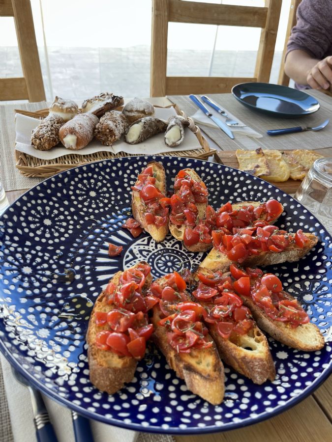 ארוחת הבוקר שלנו באגריג'נטו